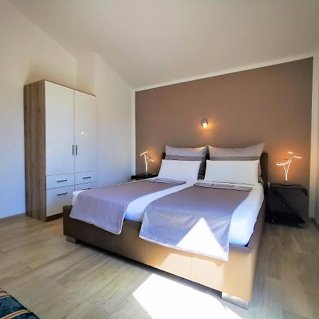 Apartments Petar Pan Фажана Экстерьер фото