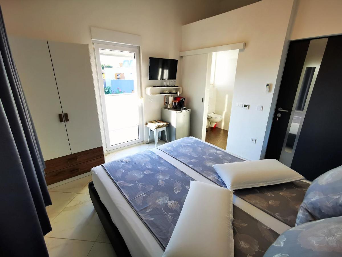 Apartments Petar Pan Фажана Экстерьер фото